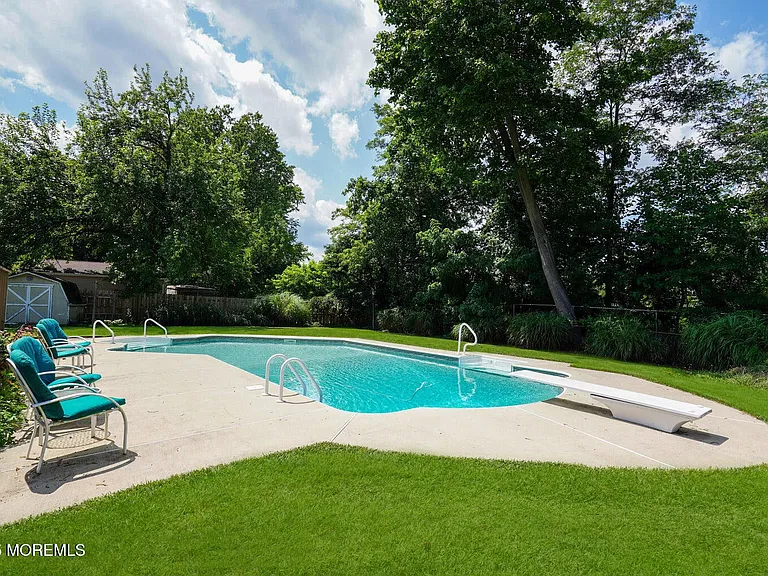 17 Arlene Dr — Photo 7