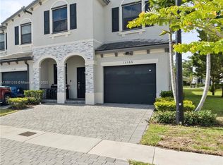 Pine Isle, Homestead, FL 33033