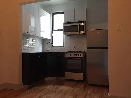 Rented by Evergreen Apartments BK | media 17