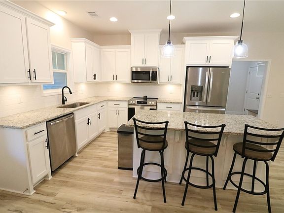 4th image of 123 Lee Road 961