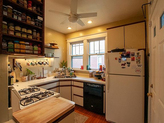 5th image of 455 Lloyd Pl