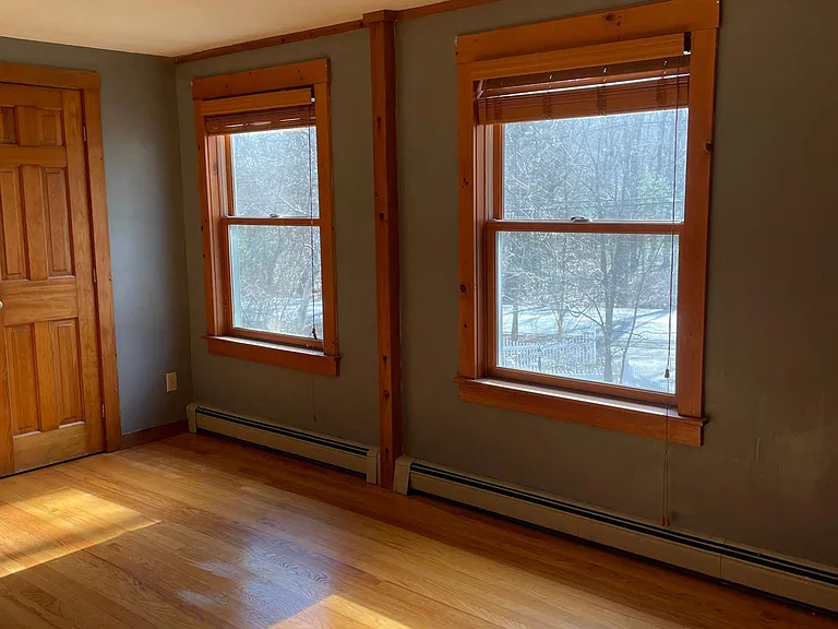 310 Salem St — Photo 10