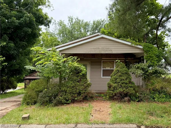 1012 27th St, Vienna, WV 26105