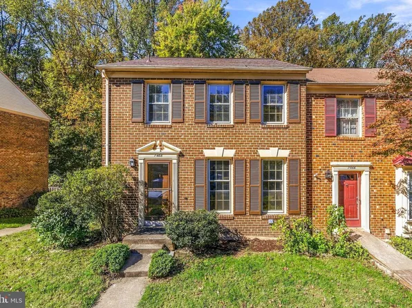 7468 Adams Park Ct, Annandale, VA 22003