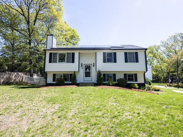 9 3rd Ave, Bellingham, MA 02019