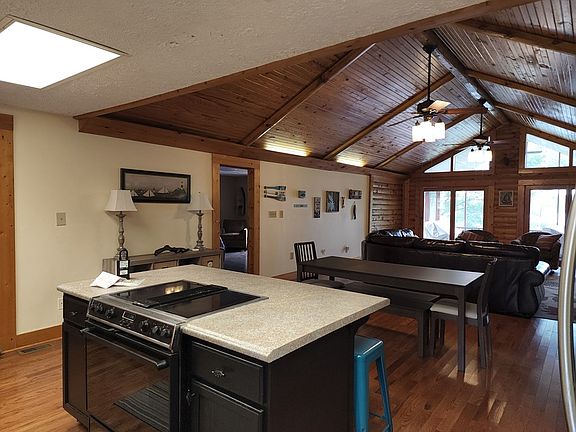 2nd image of 189 Bachman Turner Dr