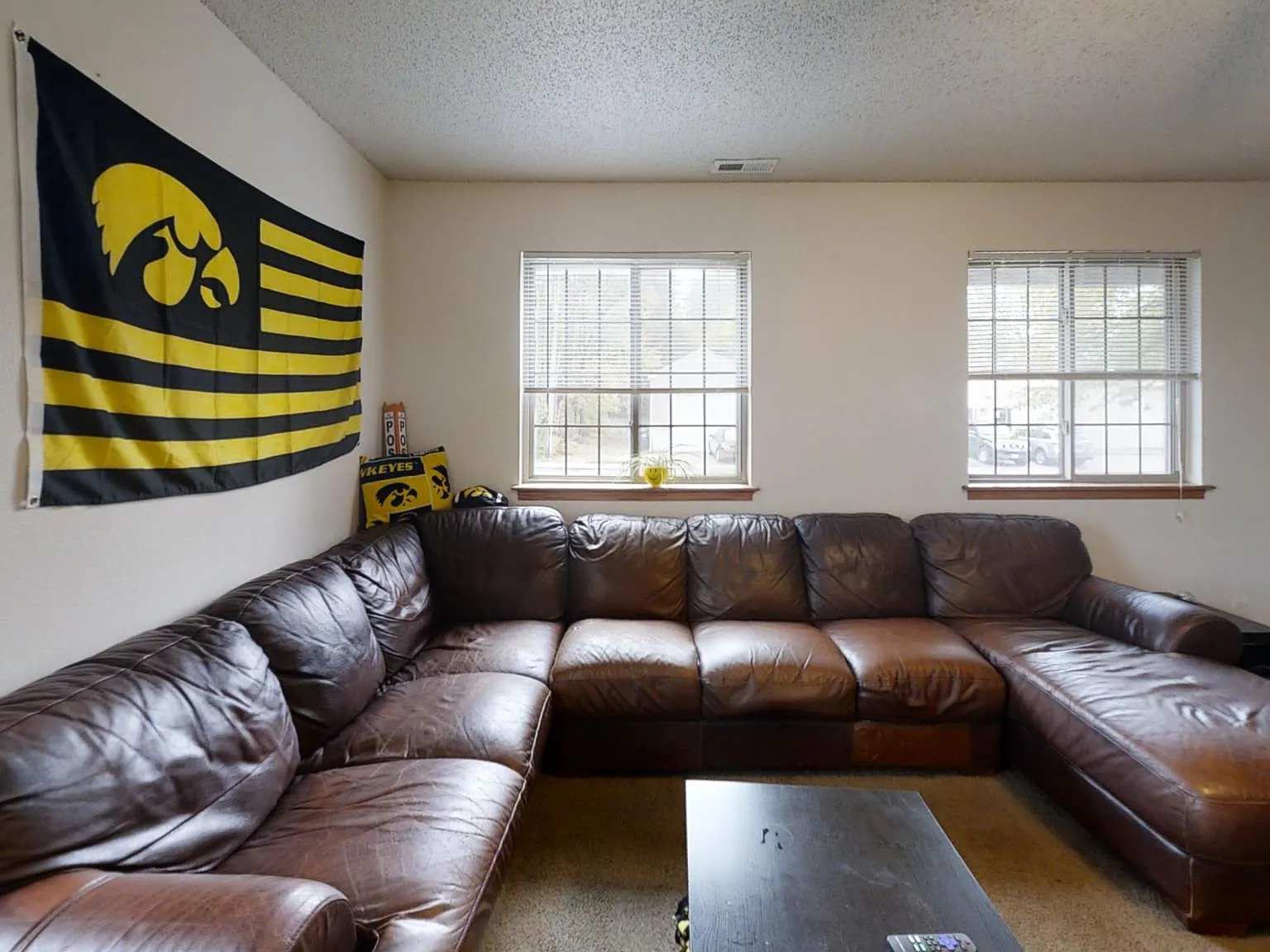 5 bed, 1322 sqft, $2,675 — Photo 3