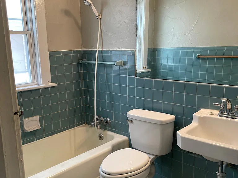 2209 Liberty St #1 — Photo 4