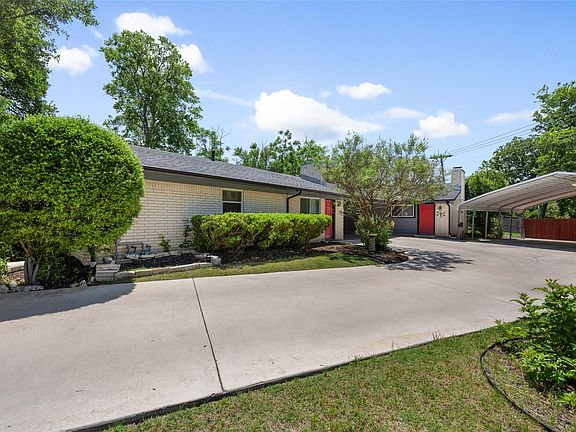 3rd image of 8500 Woodstone Dr