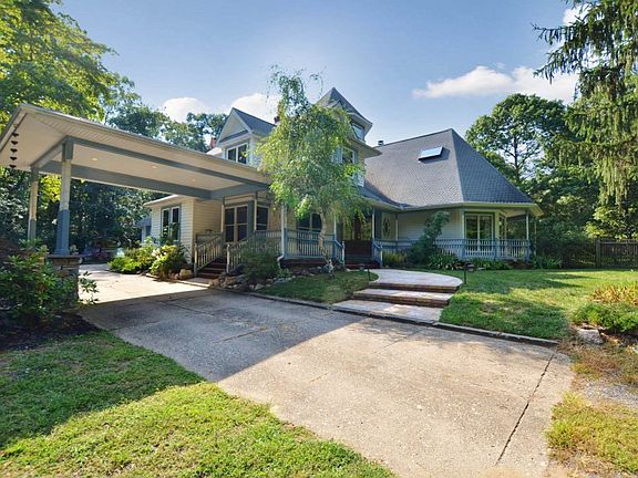 2nd image of 271 Landing Ave