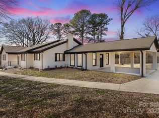 6211 Rock Island Rd, Charlotte, NC 28278