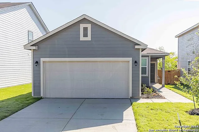 4 bed, 2.0 bath, 1521 sqft, $1,795 — Photo 1