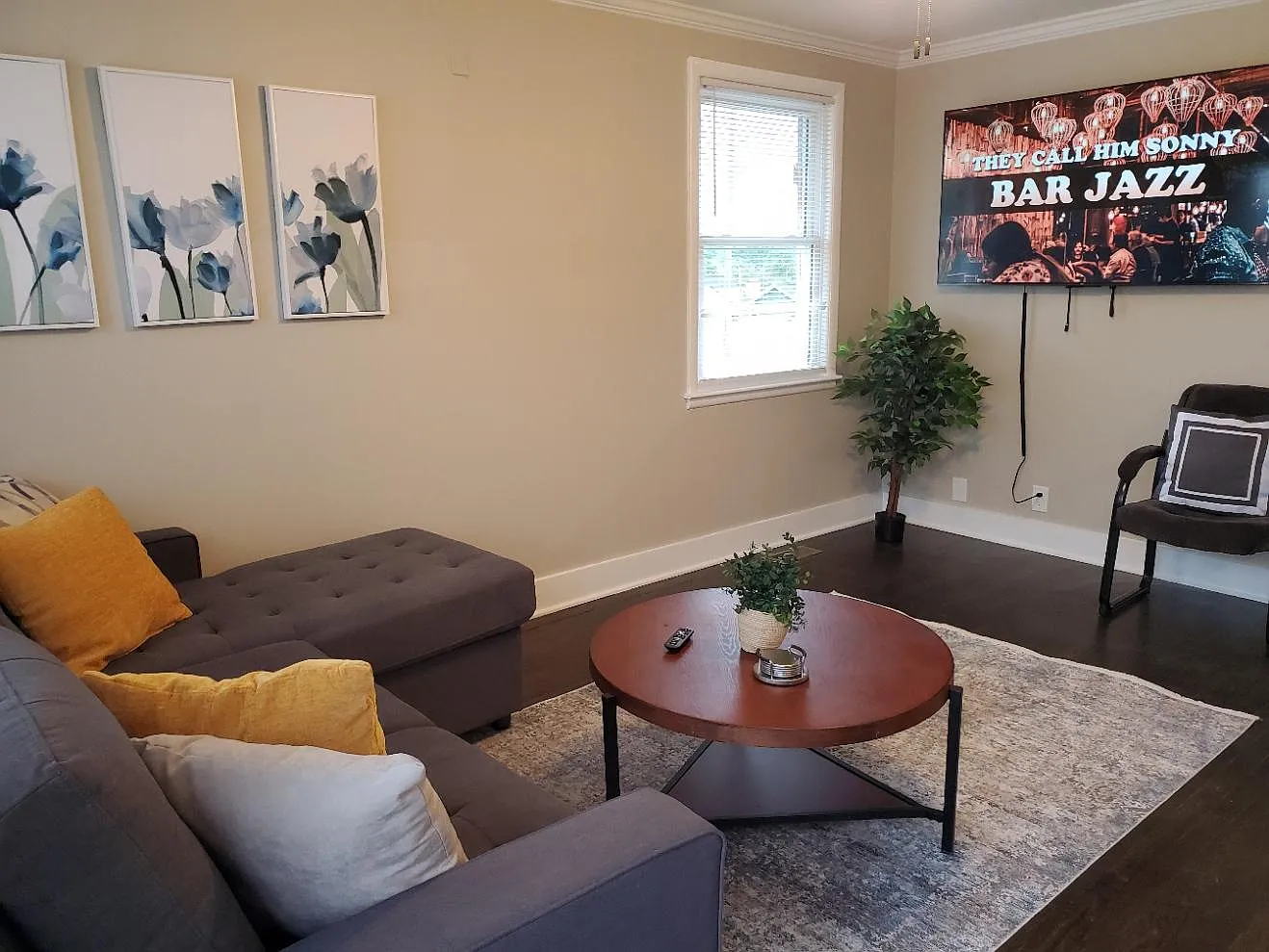 2 bed, 640 sqft, $2,199 — Photo 2