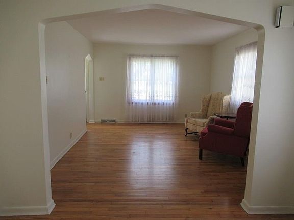 2nd image of 2611 W 25th St