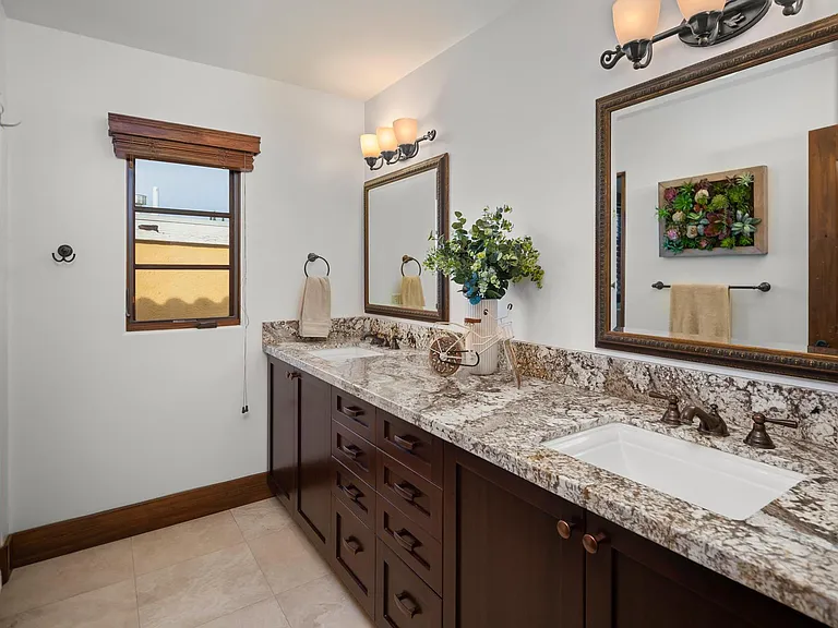 Upstairs hall bath