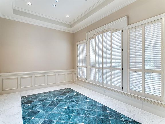 2nd image of 12104 Madeleine Cir