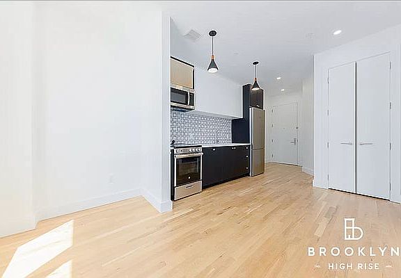 3rd image of 887 Lexington Ave #3G