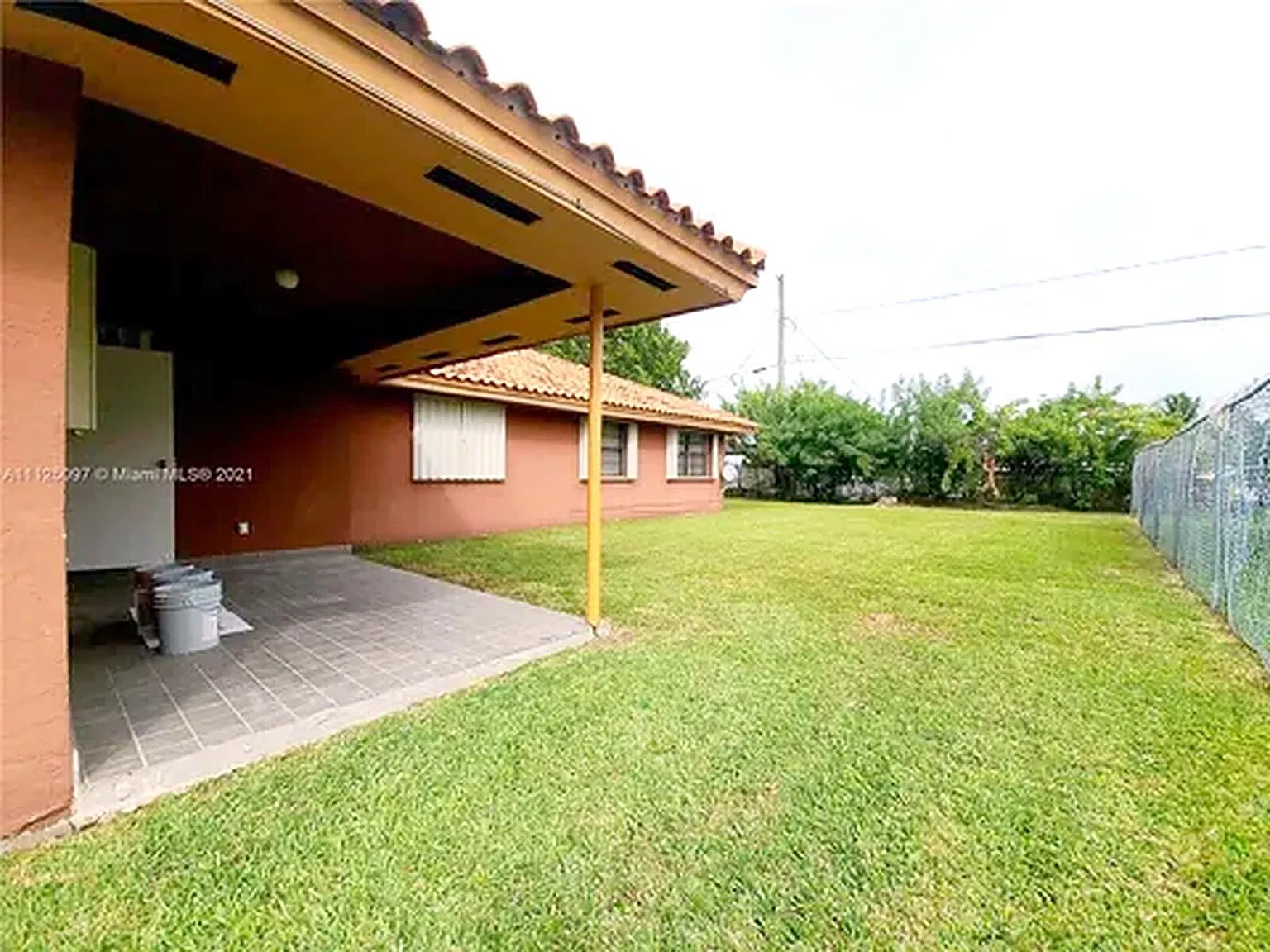 3 bed, 2.0 bath, 1301 sqft, $2,800 — Photo 4