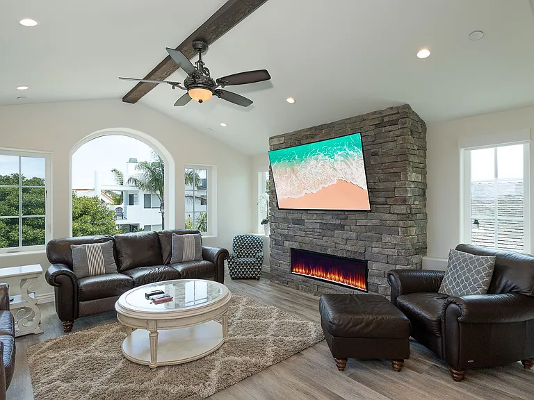 2129 Piru Ave — Photo 4