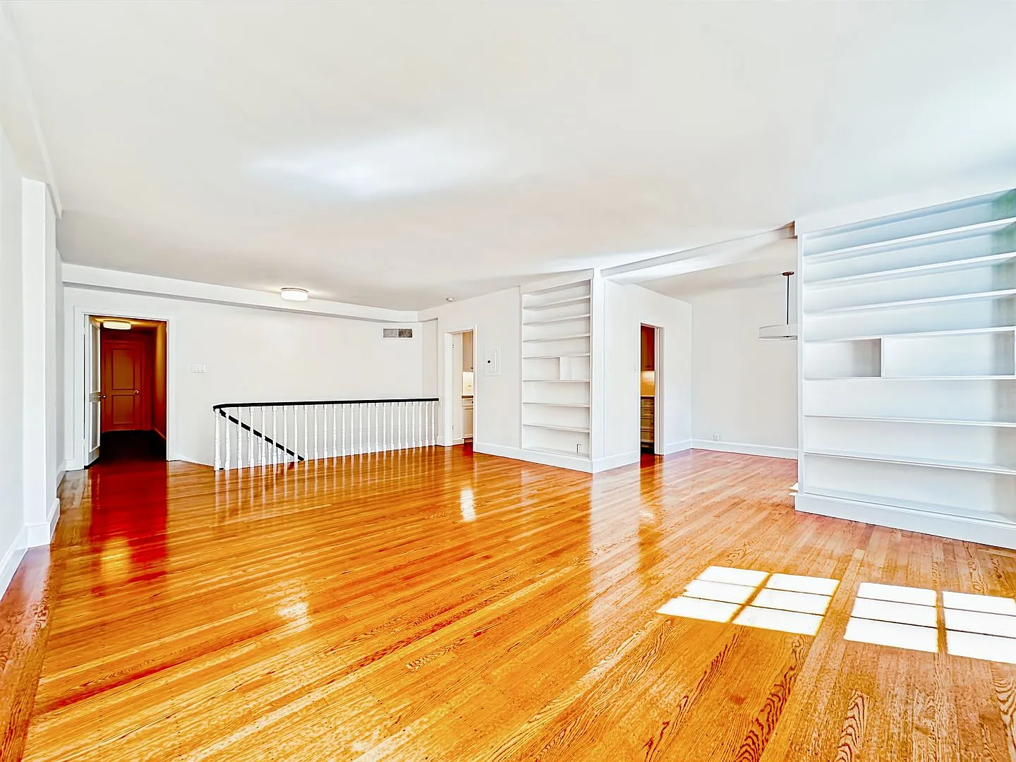 Elegant & Spacious 2BR/2BA Two-Level Condo with Private Garage in Pacific Heights — Photo 2