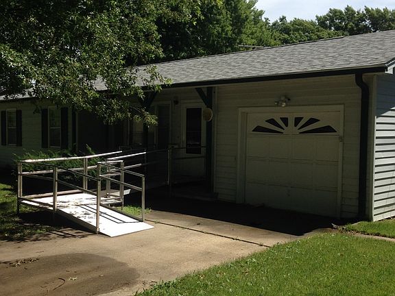front showing garage