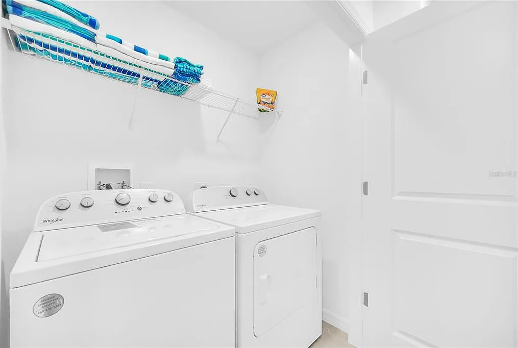 3 bed, 2.5 bath, 1653 sqft, $2,300 — Photo 4