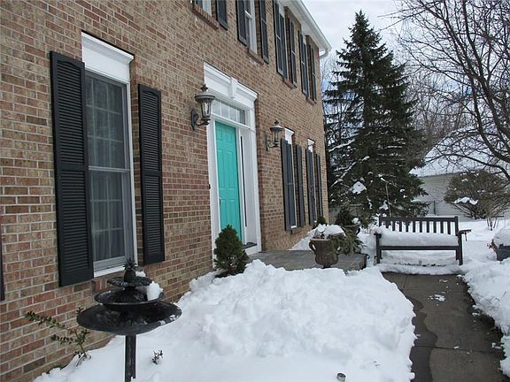 4th image of 11 Peabody Cir