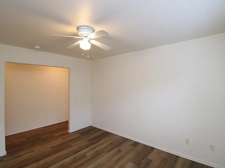 7308 S 37th Gln — Photo 11