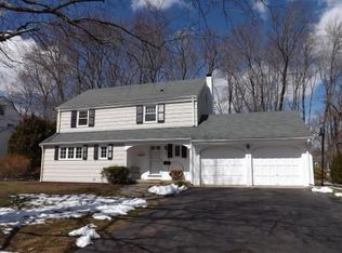 44 Wyndwood Rd, West Hartford, CT 06107