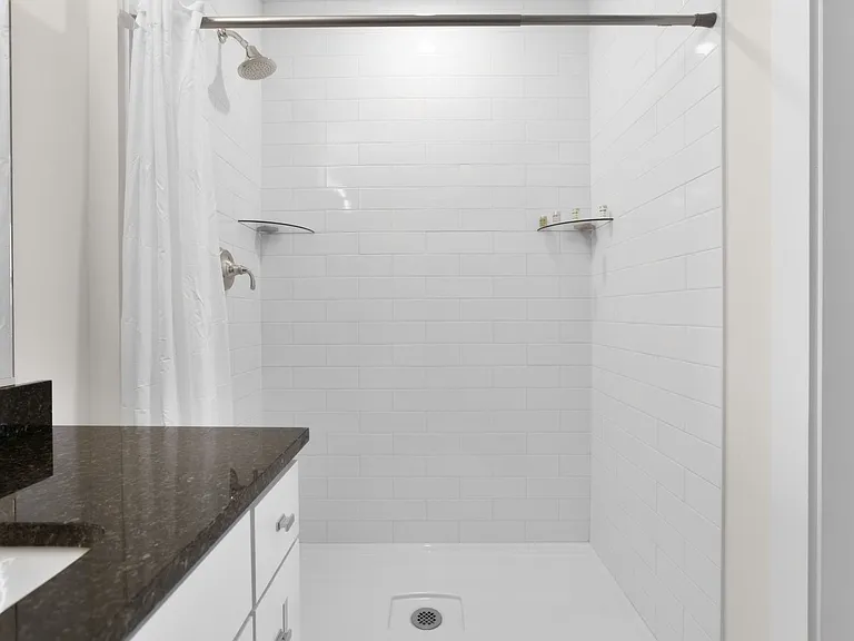 300 East Apartments — Photo 192