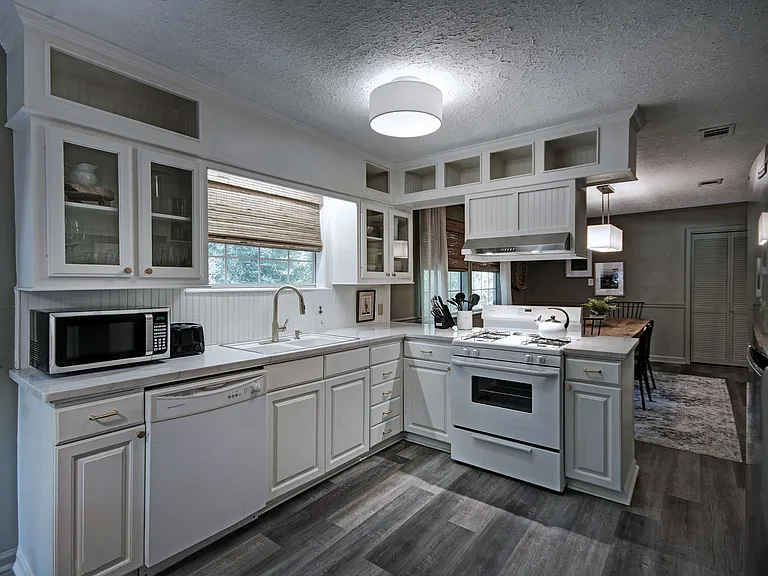 4035 Old Canton Ln — Photo 11
