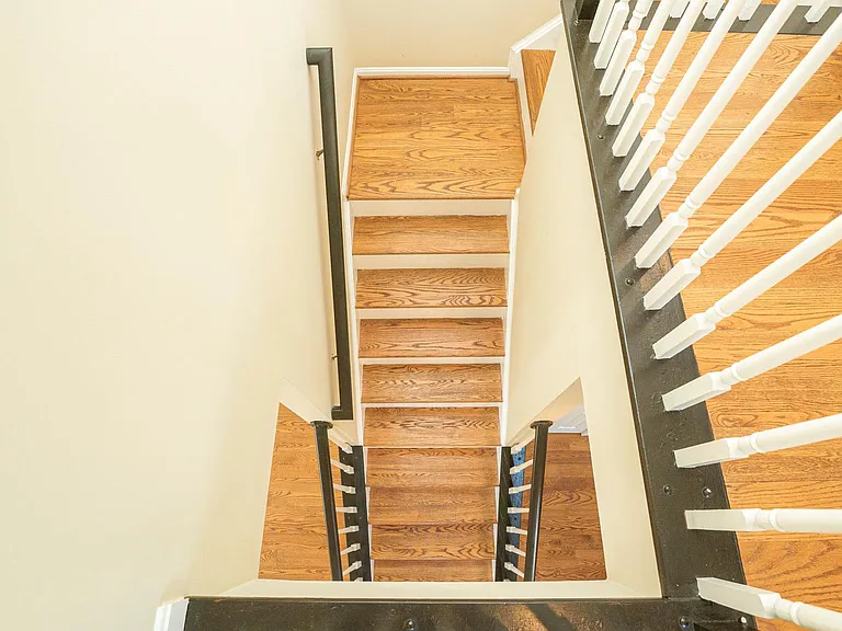 7036 Kings Manor Dr — Photo 16
