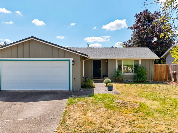 2033 Bryant Ave, Cottage Grove, OR 97424