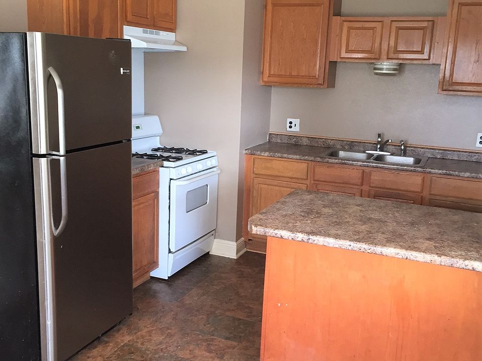 2nd image of 3306 23rd St
