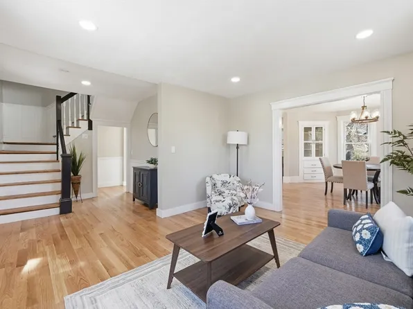 36 Central St, Auburn, MA 01501