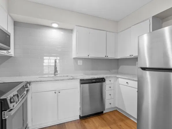 1825 Saint Julian Pl APT 11I, Columbia, SC 29204