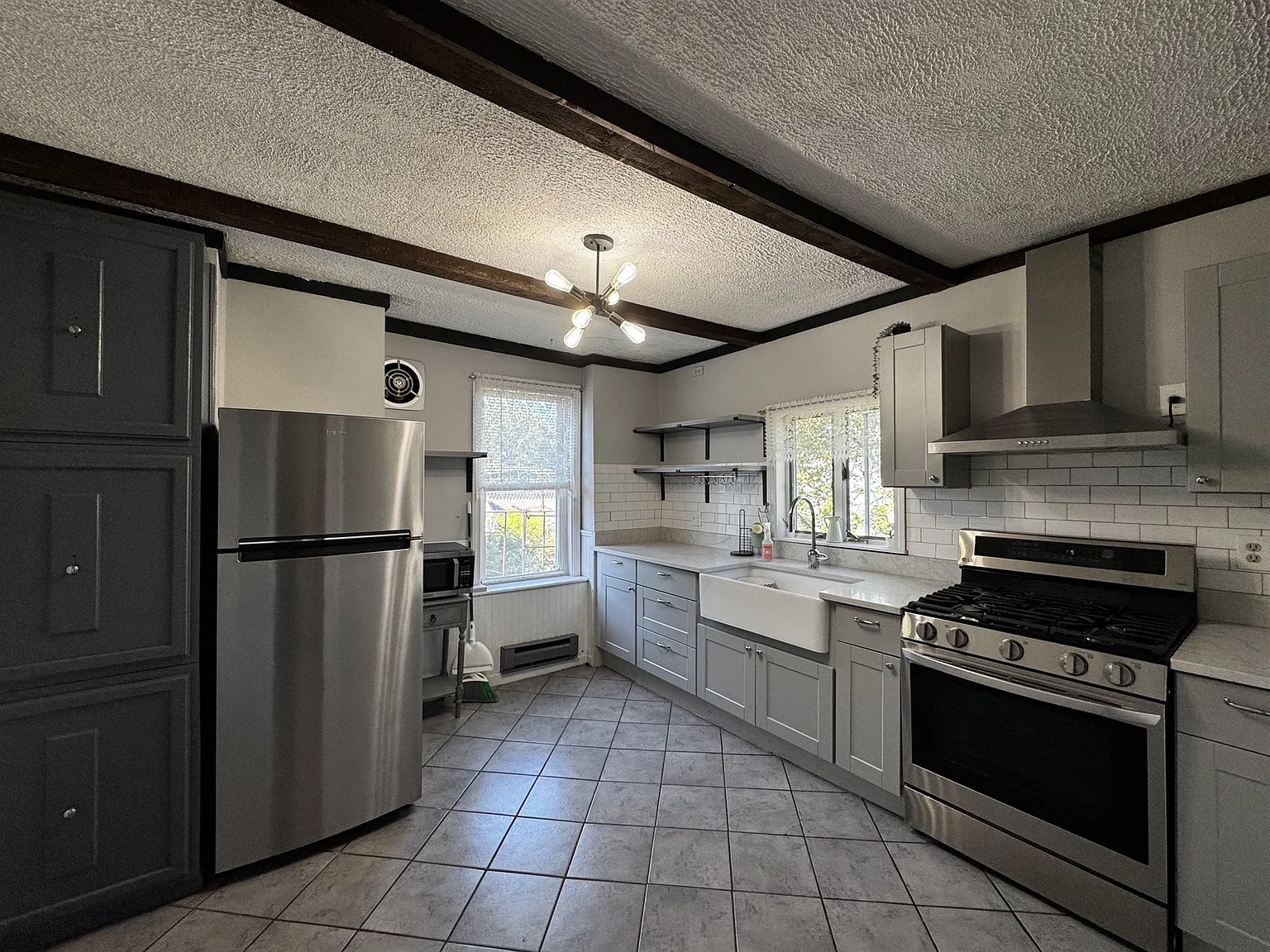 2 bed, 850 sqft, $2,900 — Photo 1