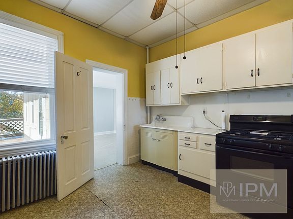4th image of 60 N Sherman St