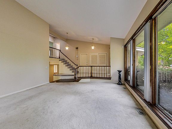 4th image of 1139 Longmeadow Ln