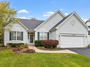 1125 Red Clover Dr, Naperville, IL 60564