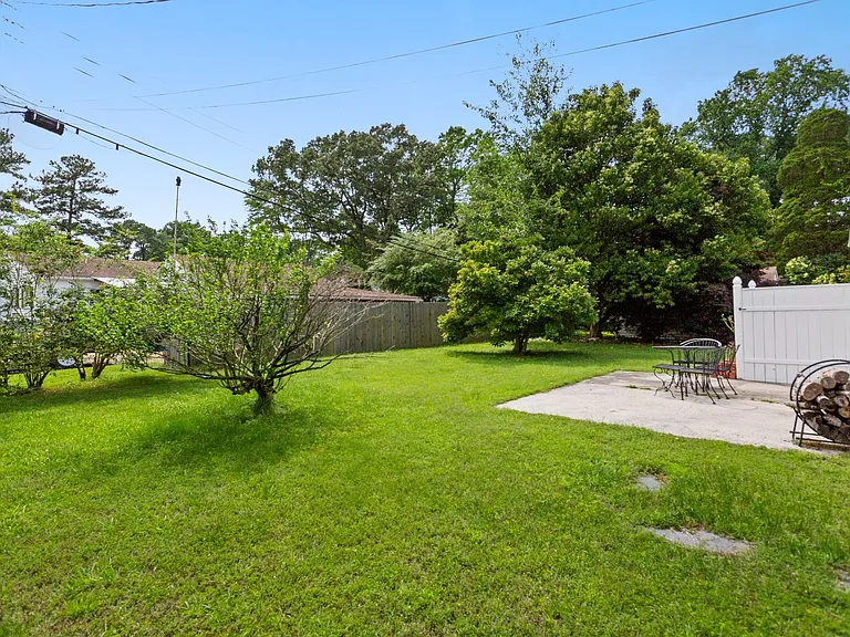 1201 Roberts Rd — Photo 16