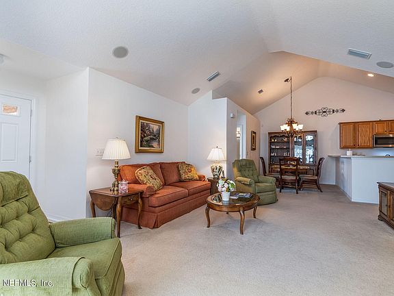 5th image of 4319 Edgewater Crossing Dr