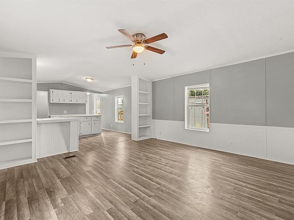 3rd image of 1466 Midway Ave #18