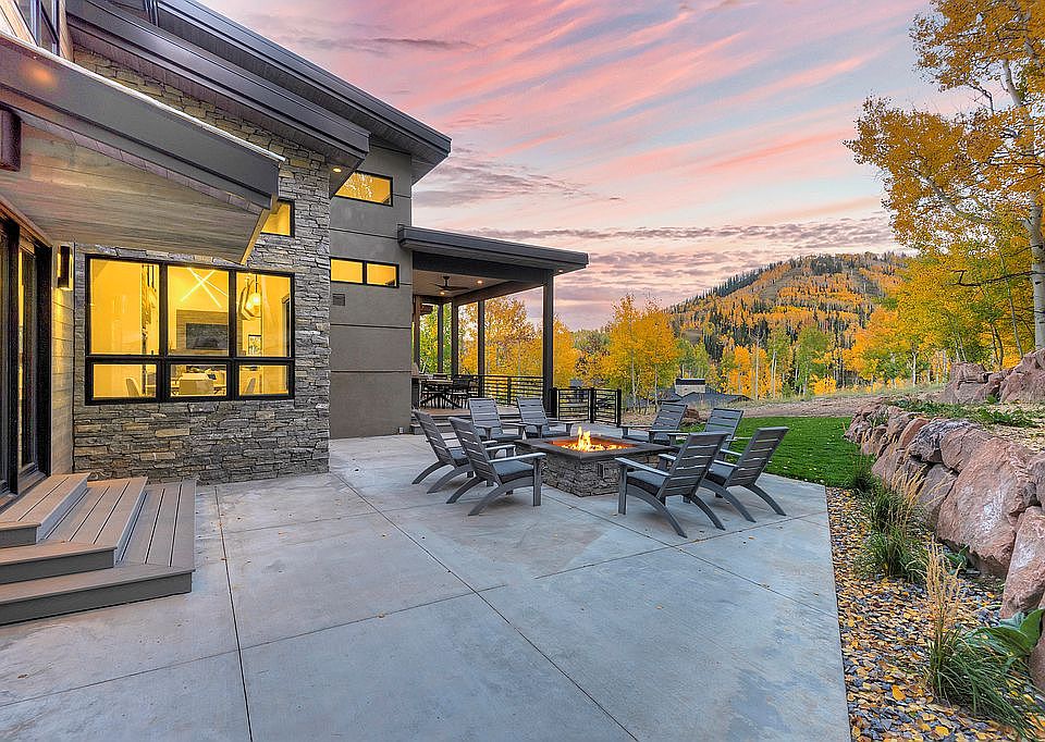 2nd image of 55 White Pine Canyon Rd