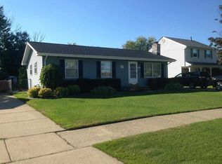 49641 Michelle Ann Dr, Chesterfield, MI 48051