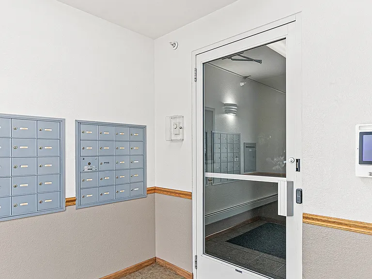 Evergreen Apartment Homes — Photo 13