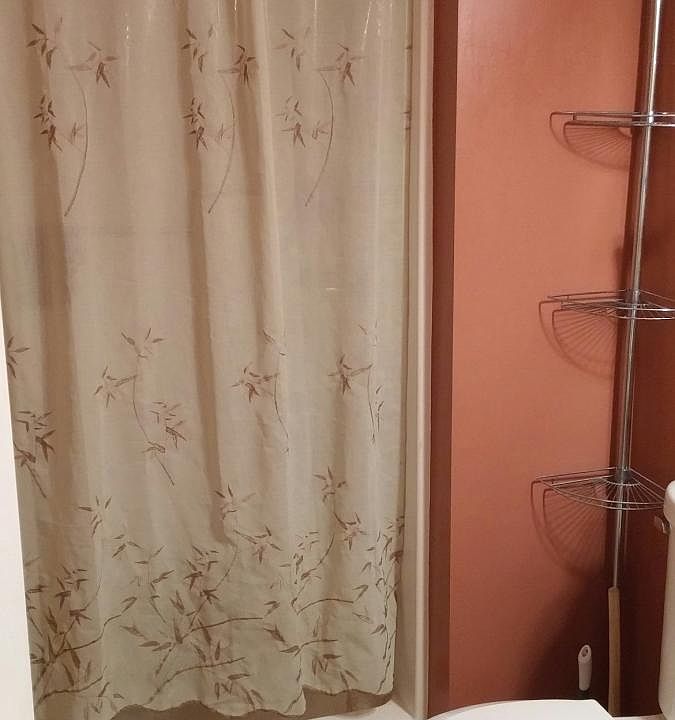 Master Bedroom Bathrom