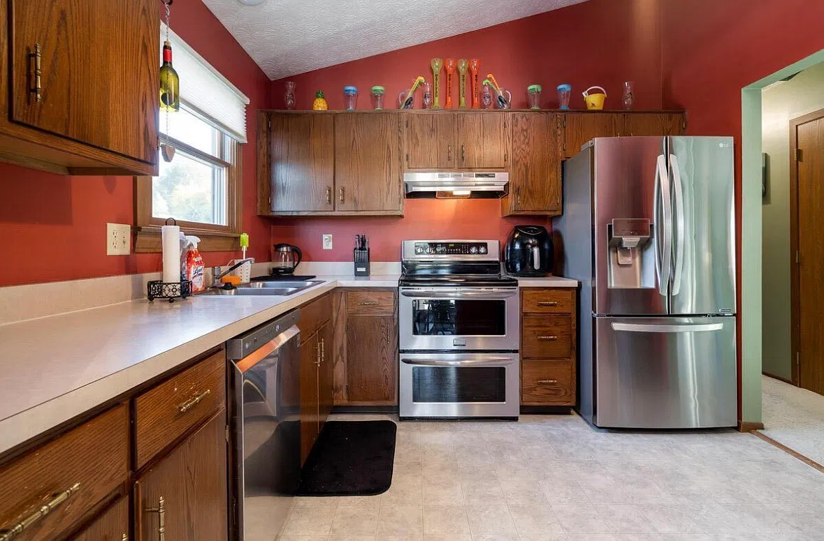 3 bed, 1655 sqft, $2,200 — Photo 3