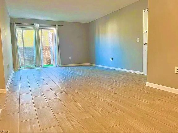 4th image of 1700 N Hamilton St APT I
