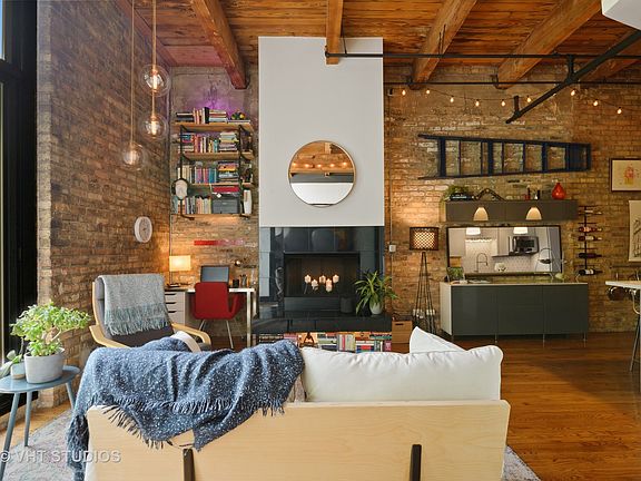 5th image of 2300 W Wabansia Ave APT 212